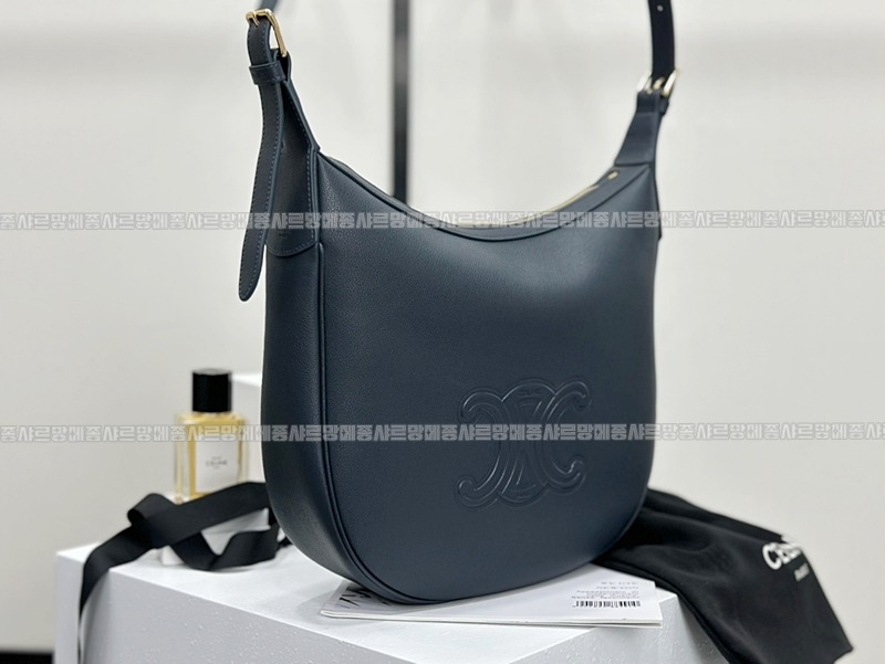 셀린느미디움엘로이즈백 20260307-112701-002루.jpg