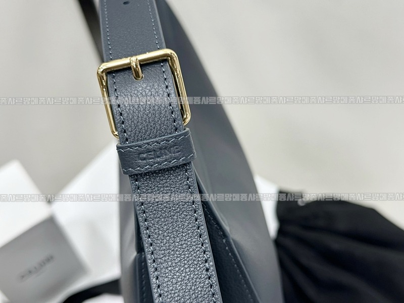 셀린느미디움엘로이즈백 20260307-112702-013루.jpg