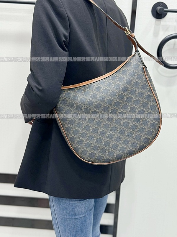 셀린느미디움엘로이즈백 20260307-113111-018루.jpg