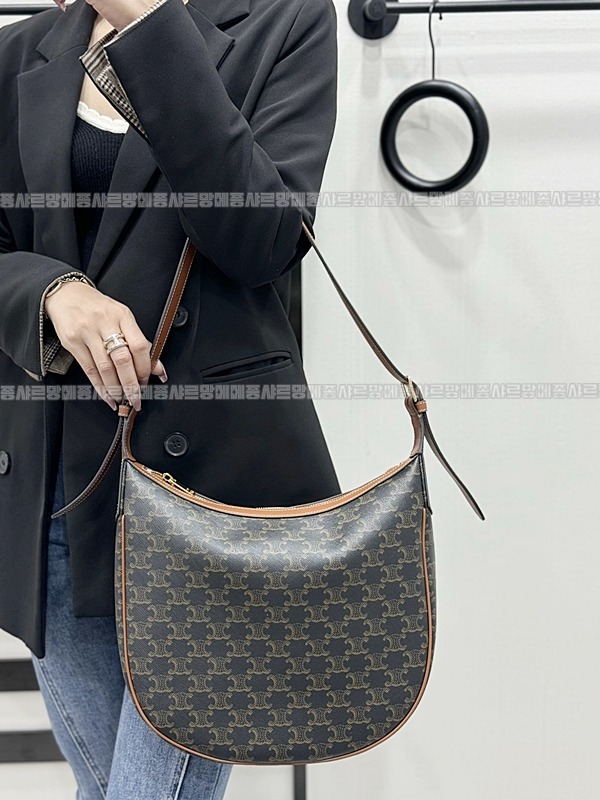 셀린느미디움엘로이즈백 20260307-113111-020루.jpg