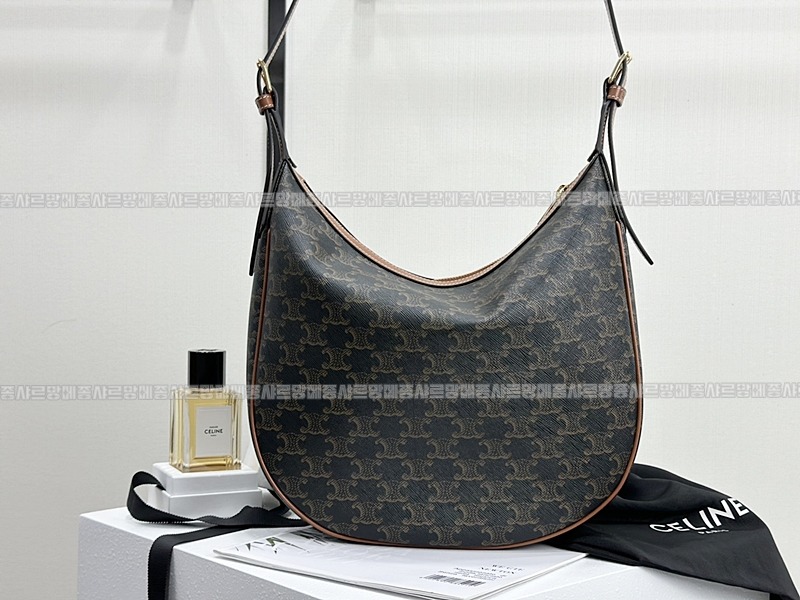 셀린느미디움엘로이즈백 20260307-113109-002루.jpg