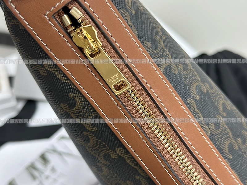 셀린느미디움엘로이즈백 20260307-113109-007루.jpg