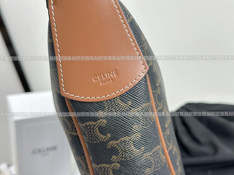 셀린느미디움엘로이즈백 20260307-113110-010루.jpg