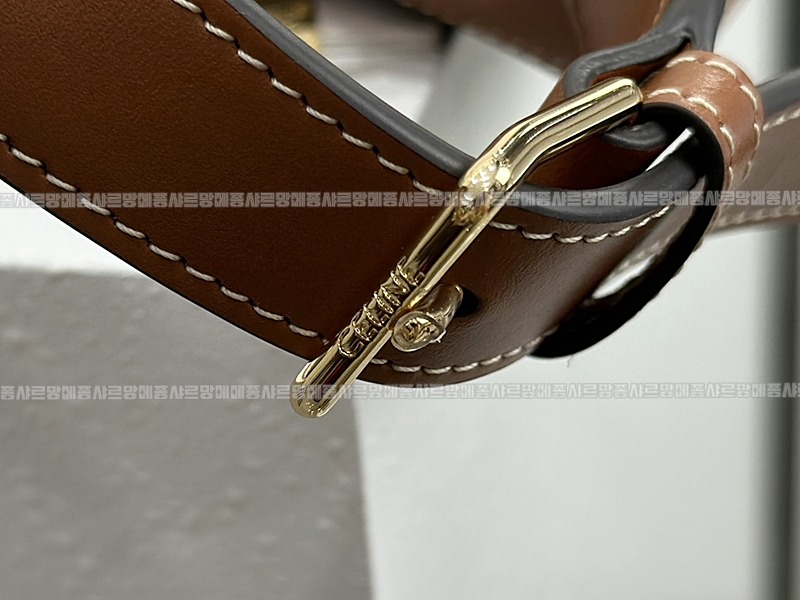 셀린느미디움엘로이즈백 20260307-113110-013루.jpg