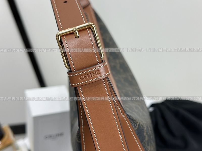 셀린느미디움엘로이즈백 20260307-113110-015루.jpg