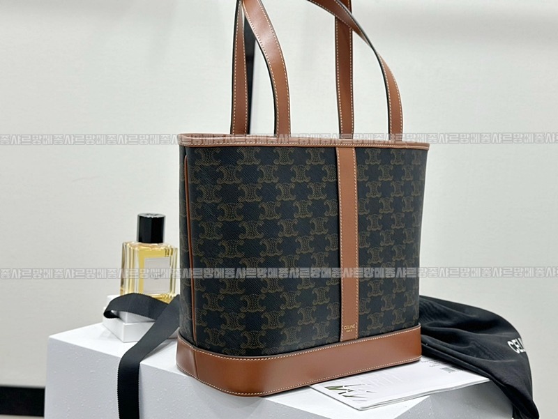 셀린느카바스트리옹프켄버스 20260307-113855-001루.jpg