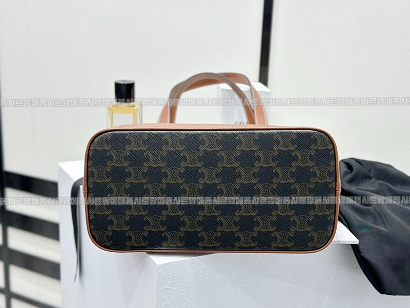 셀린느카바스트리옹프켄버스 20260307-113856-008루.jpg