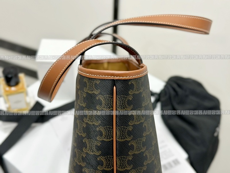 셀린느카바스트리옹프켄버스 20260307-113856-011루.jpg