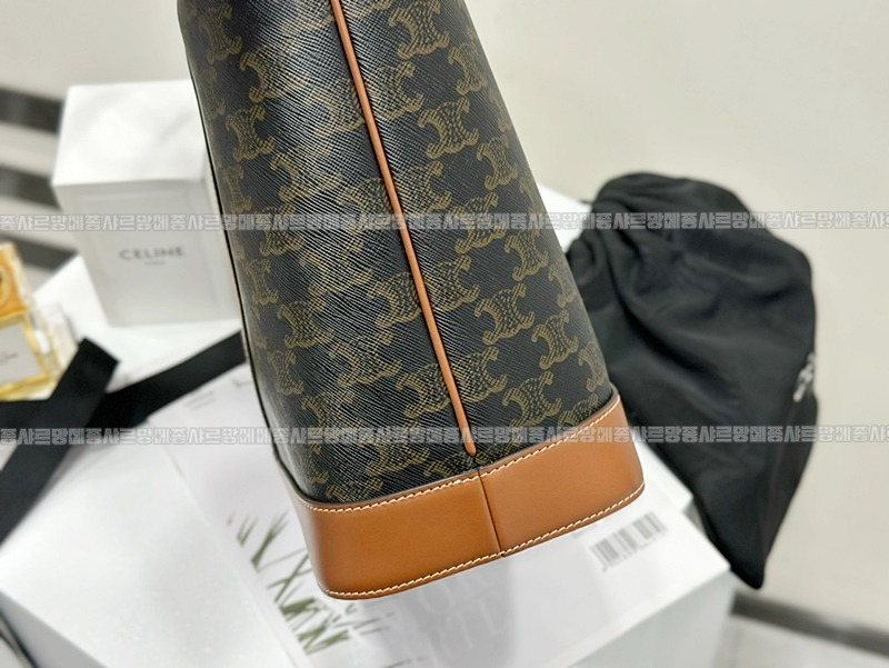 셀린느카바스트리옹프켄버스 20260307-113856-012루.jpg