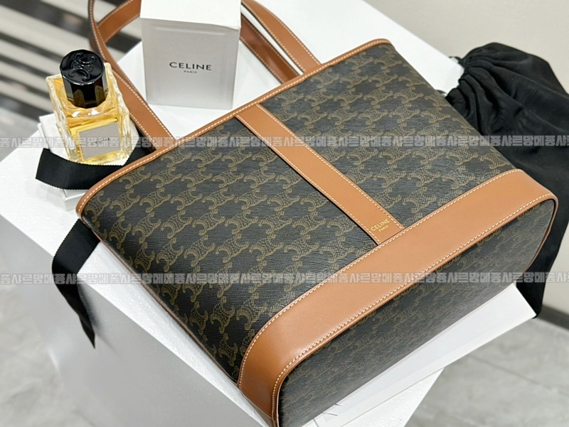 셀린느카바스트리옹프켄버스 20260307-113856-015루.jpg