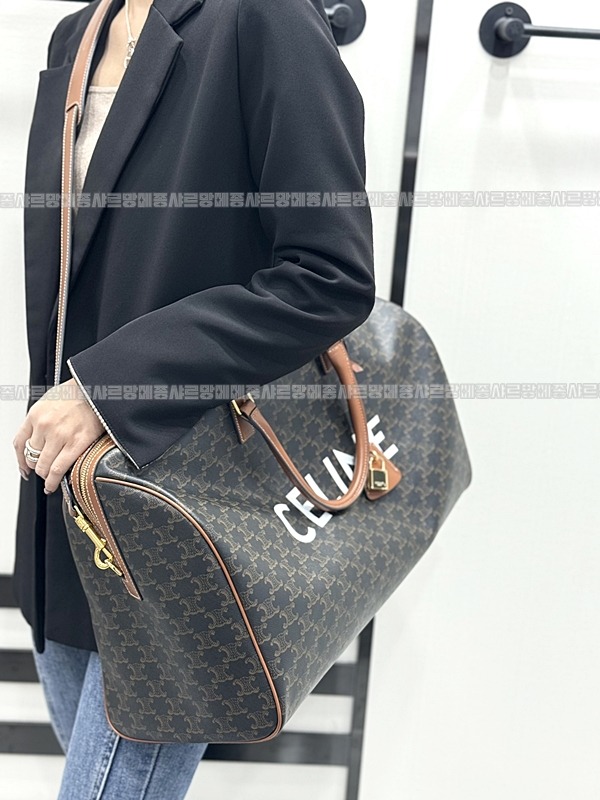 셀린느프린트트리옹프캔버스트래블백라지 20260307-124837-019루.jpg