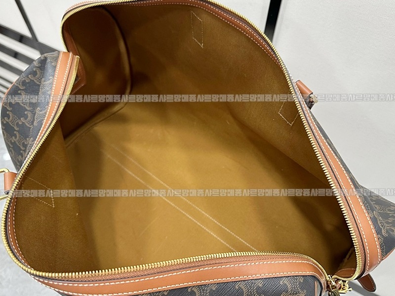 셀린느프린트트리옹프캔버스트래블백라지 20260307-124834-006루.jpg