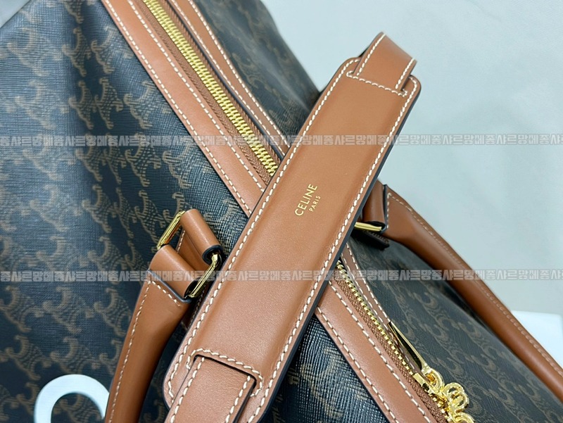 셀린느프린트트리옹프캔버스트래블백라지 20260307-124835-007루.jpg