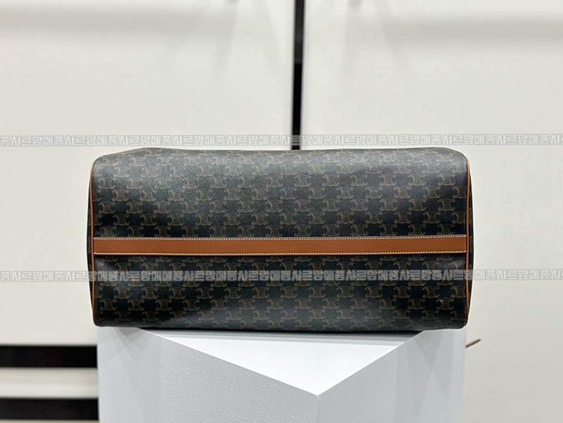 셀린느프린트트리옹프캔버스트래블백라지 20260307-124835-008루.jpg