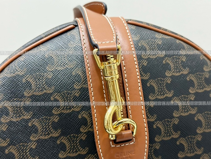 셀린느프린트트리옹프캔버스트래블백라지 20260307-124835-011루.jpg