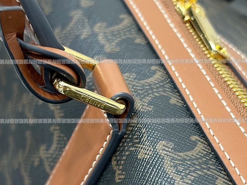 셀린느프린트트리옹프캔버스트래블백라지 20260307-124836-015루.jpg