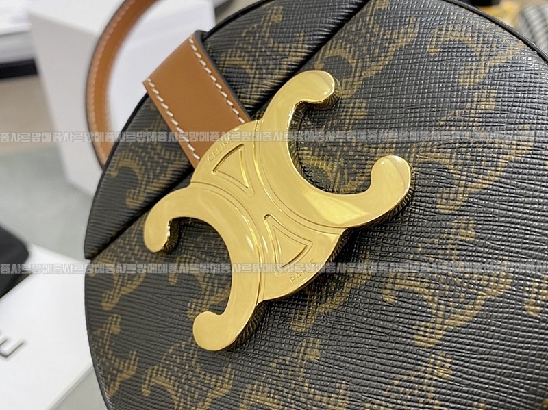 셀린느트리오페캔버스라운드박스백 20260307-130212-005루.jpg