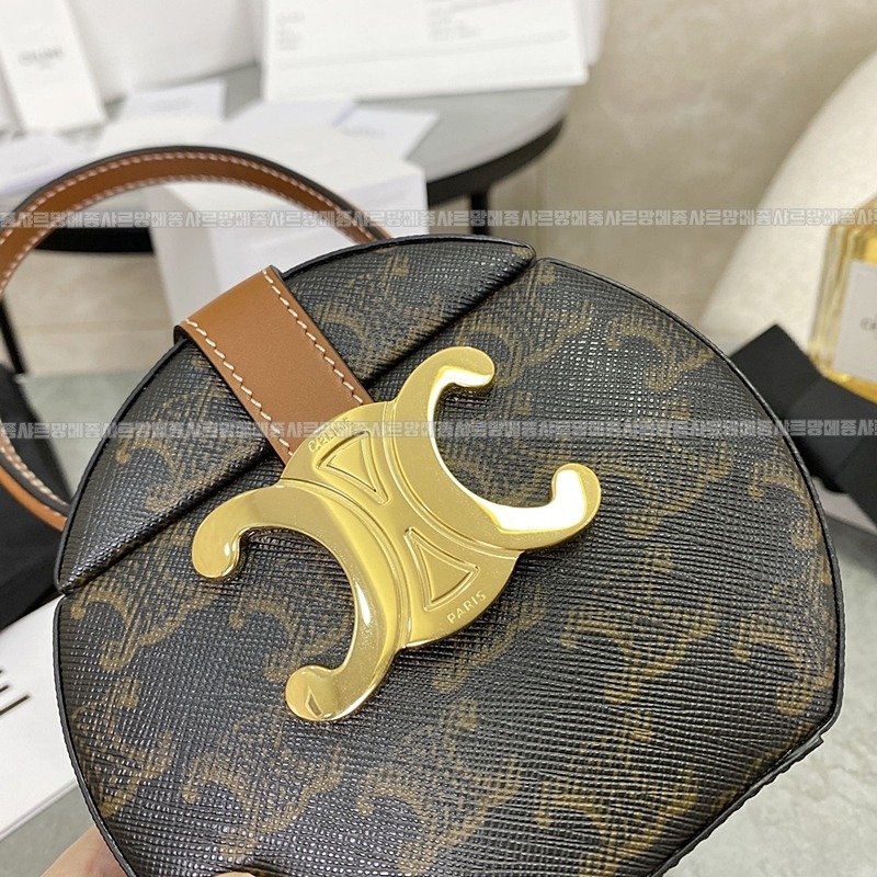 셀린느트리오페캔버스라운드박스백 20260307-130213-010루.jpg