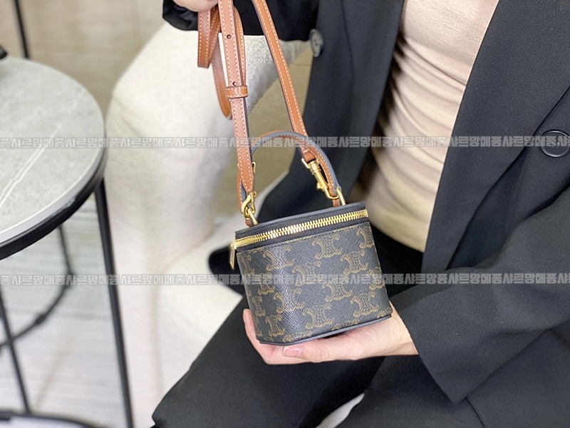 셀린느미니트리오페켄버스 20260307-131504-025루.jpg