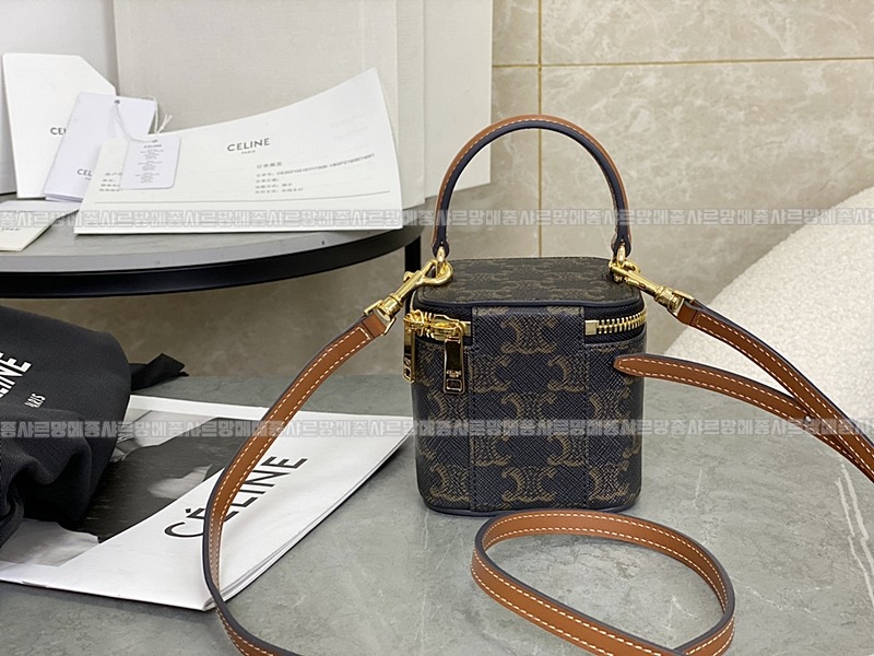 셀린느미니트리오페켄버스 20260307-131501-003루.jpg