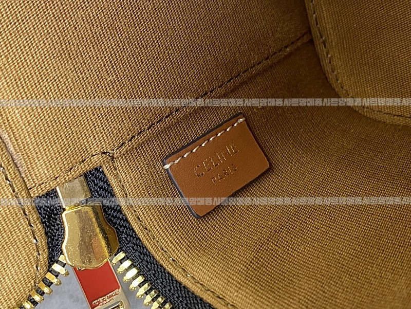 셀린느미니트리오페켄버스 20260307-131502-010루.jpg