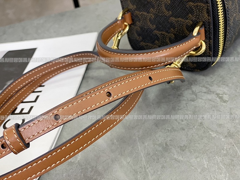 셀린느미니트리오페켄버스 20260307-131503-016루.jpg