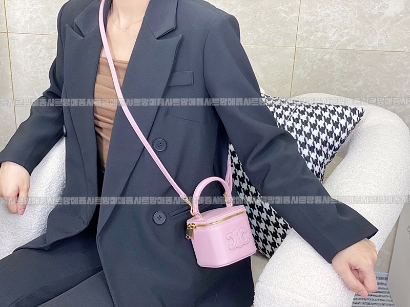 셀린느미니트리오페켄버스 20260307-132243-019루.jpg