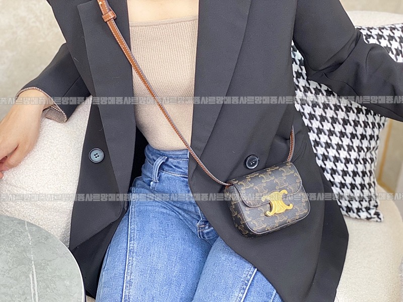 셀린느미니클로드트리웅페캔버스백 20260307-150153-021루.jpg