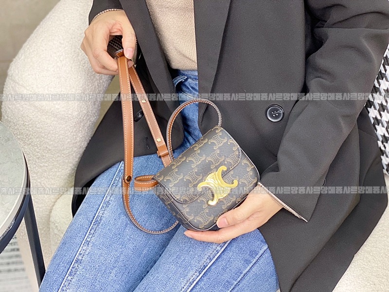 셀린느미니클로드트리웅페캔버스백 20260307-150153-022루.jpg