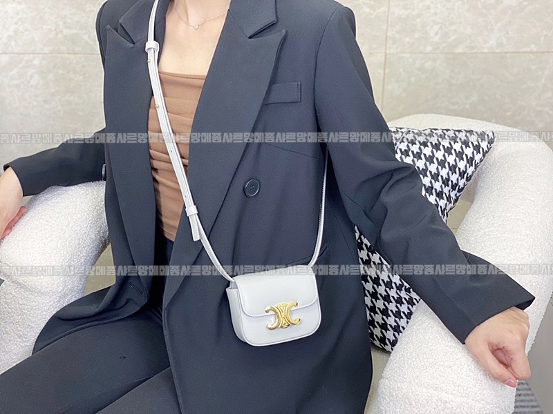 셀린느미니클로드트리웅페캔버스백 20260307-153337-018루.jpg