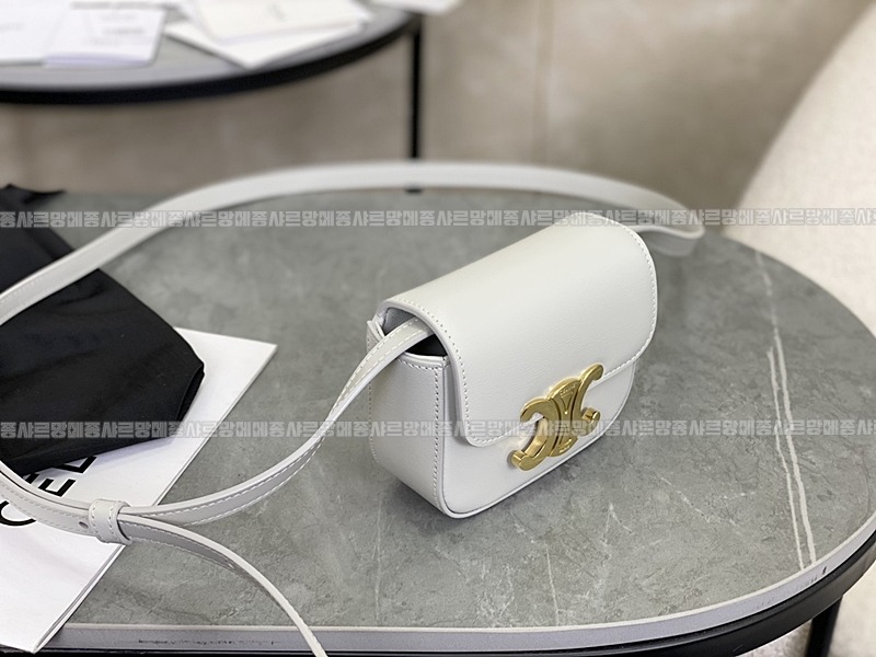 셀린느미니클로드트리웅페캔버스백 20260307-153335-002루.jpg