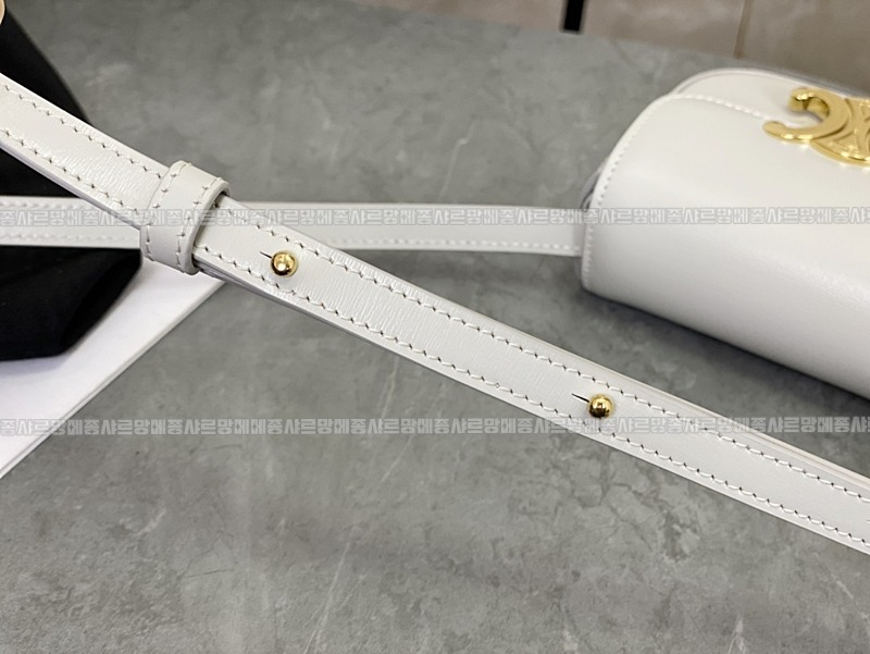 셀린느미니클로드트리웅페캔버스백 20260307-153336-013루.jpg