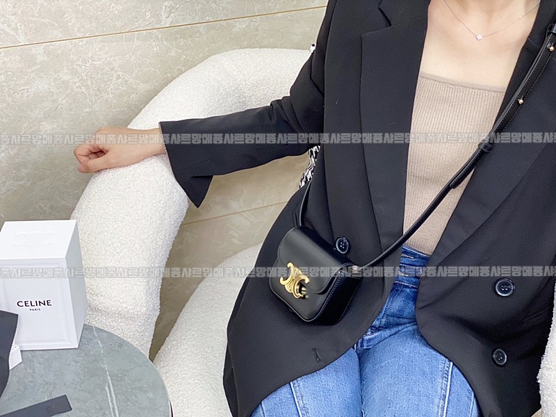 셀린느미니클로드트리웅페캔버스백 20260307-153541-021루.jpg