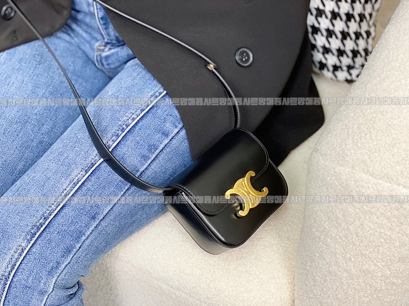 셀린느미니클로드트리웅페캔버스백 20260307-153540-020루.jpg