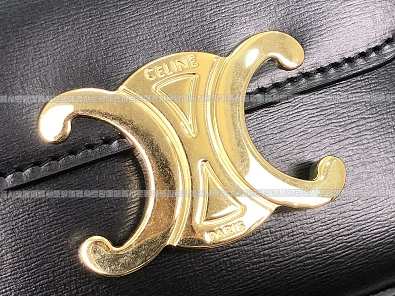 셀린느미니클로드트리웅페캔버스백 20260307-153539-010루.jpg