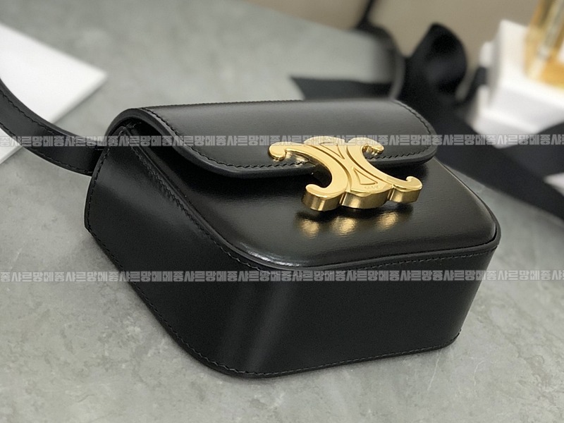 셀린느미니클로드트리웅페캔버스백 20260307-153540-014루.jpg