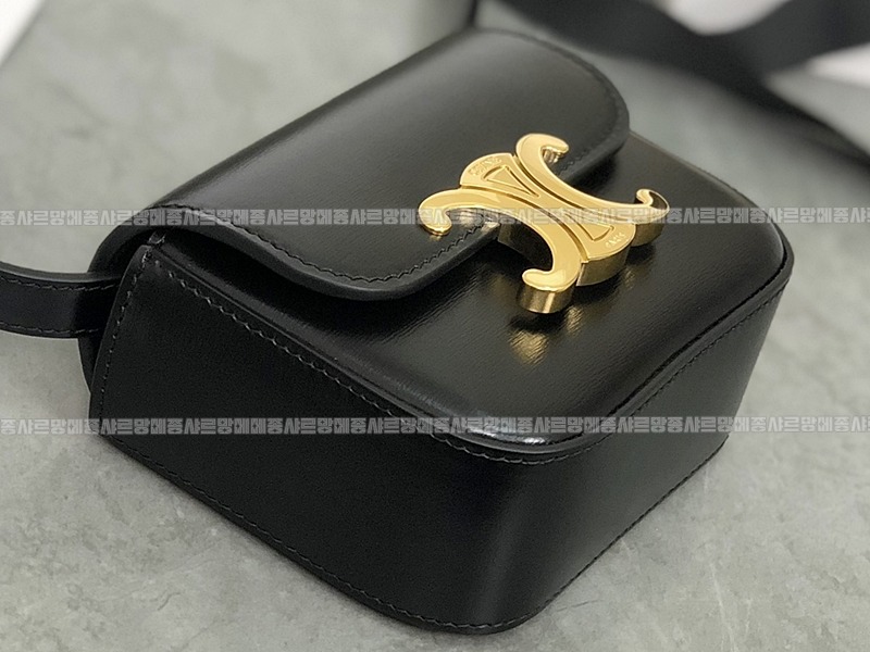 셀린느미니클로드트리웅페캔버스백 20260307-153540-015루.jpg