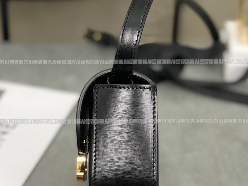 셀린느미니클로드트리웅페캔버스백 20260307-153540-016루.jpg