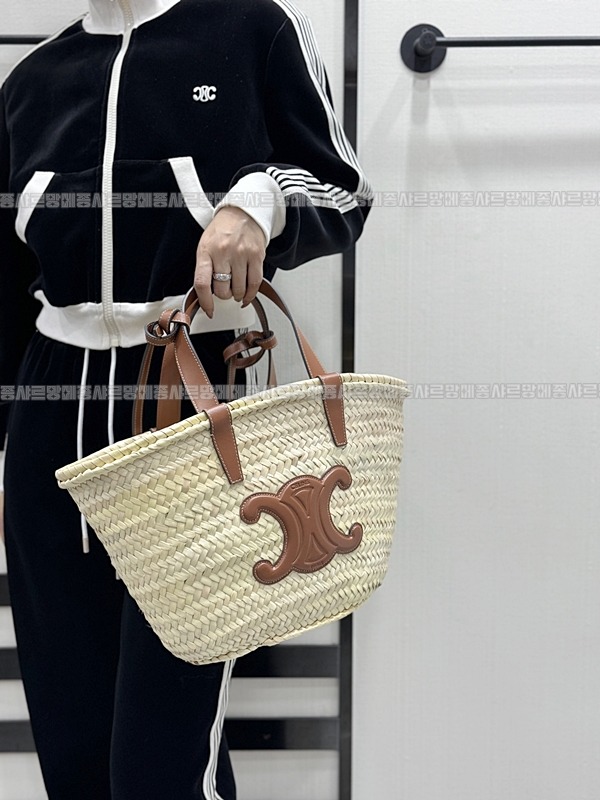 셀린느틴클래식파니에미디움 20260307-155425-016루.jpg