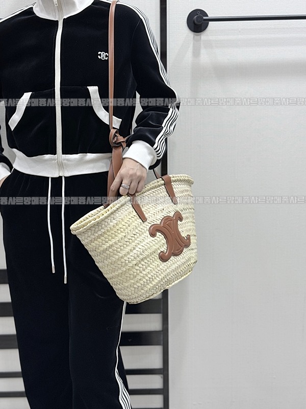 셀린느틴클래식파니에미디움 20260307-155426-018루.jpg