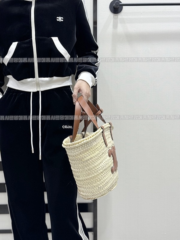 셀린느틴클래식파니에미디움 20260307-155427-021루.jpg