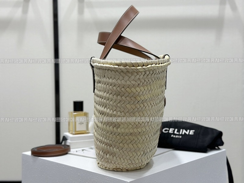 셀린느틴클래식파니에미디움 20260307-155424-003루.jpg