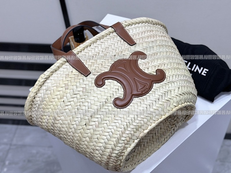 셀린느틴클래식파니에미디움 20260307-155424-006루.jpg