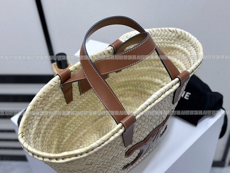 셀린느틴클래식파니에미디움 20260307-155424-008루.jpg