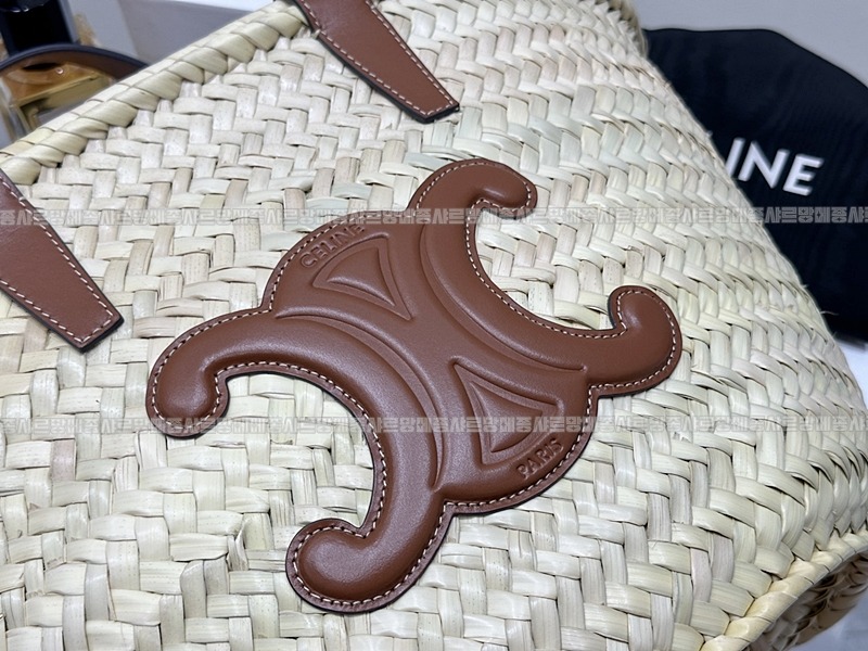 셀린느틴클래식파니에미디움 20260307-155425-010루.jpg