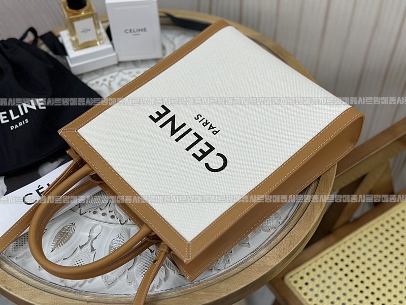 셀린느버티컬카바스스몰 20260308-110534-006루.jpg