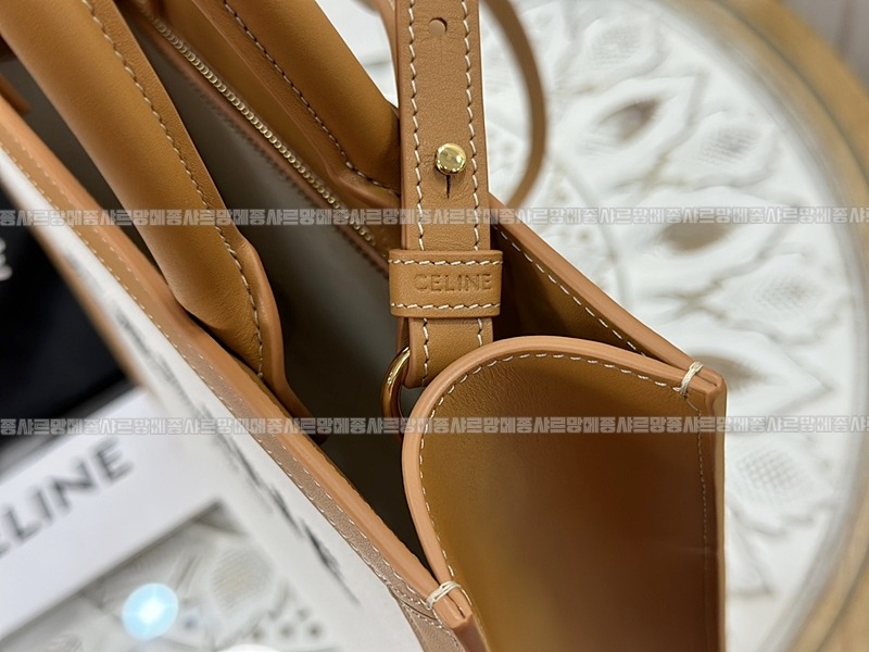 셀린느버티컬카바스스몰 20260308-110535-010루.jpg