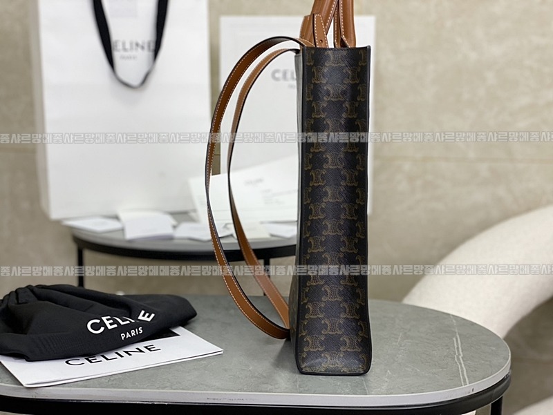 셀린느트리옹프스몰버티컬카바스백 20260308-111913-003루.jpg