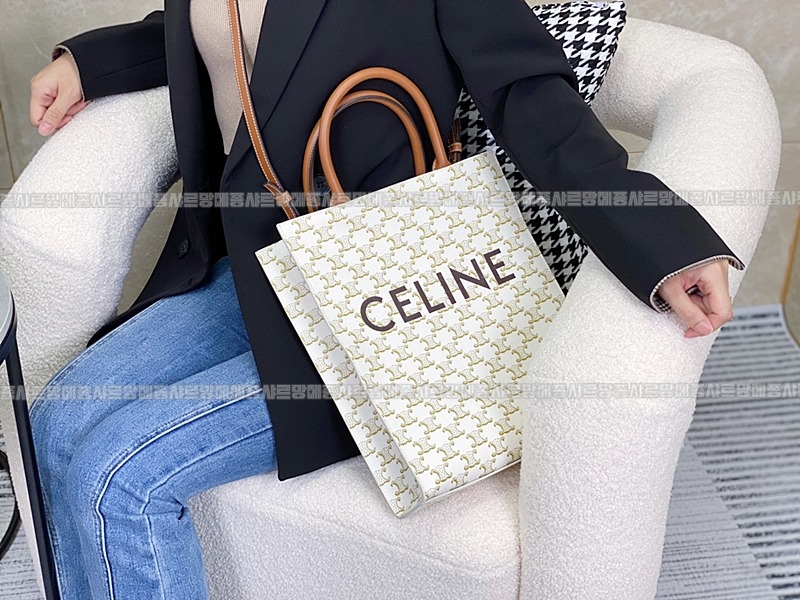 셀린느트리옹프스몰버티컬카바스백 20260308-112334-017루.jpg