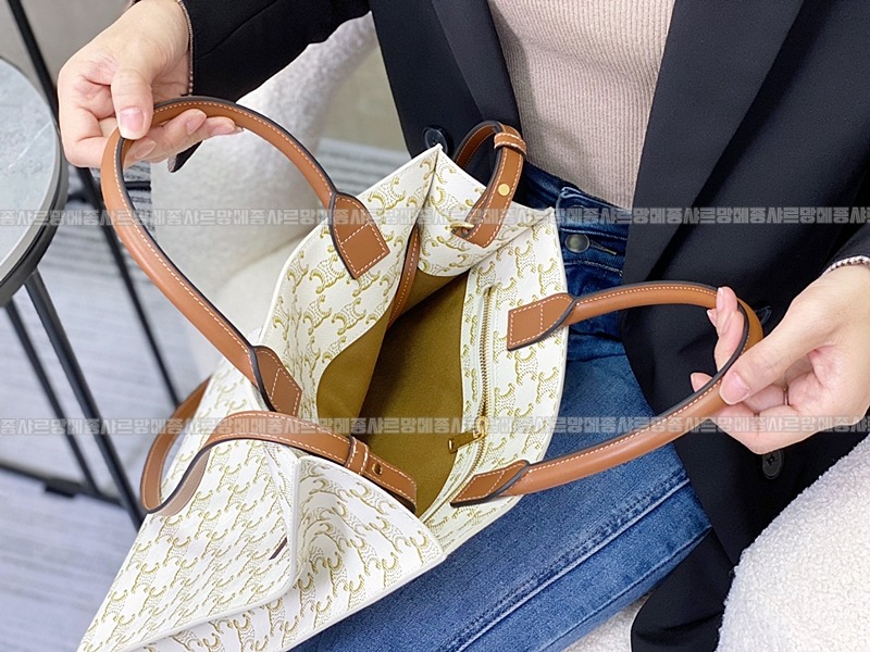 셀린느트리옹프스몰버티컬카바스백 20260308-112334-019루.jpg